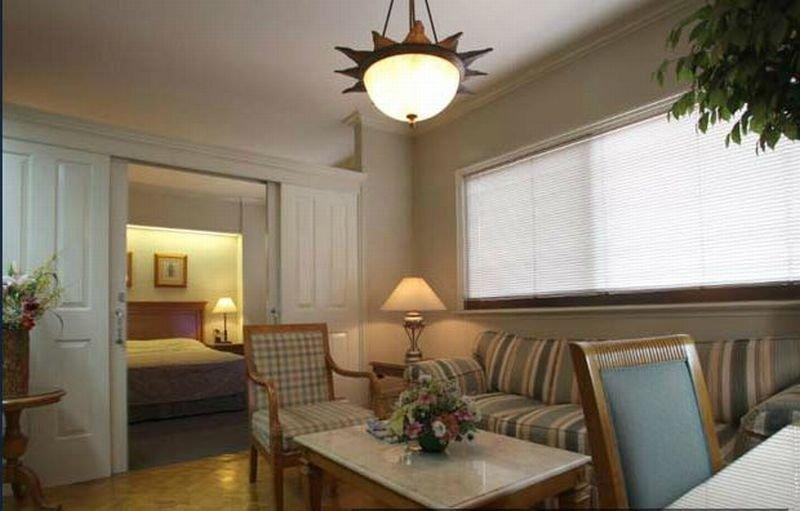 Sunny Bay Suites Manila Bagian luar foto
