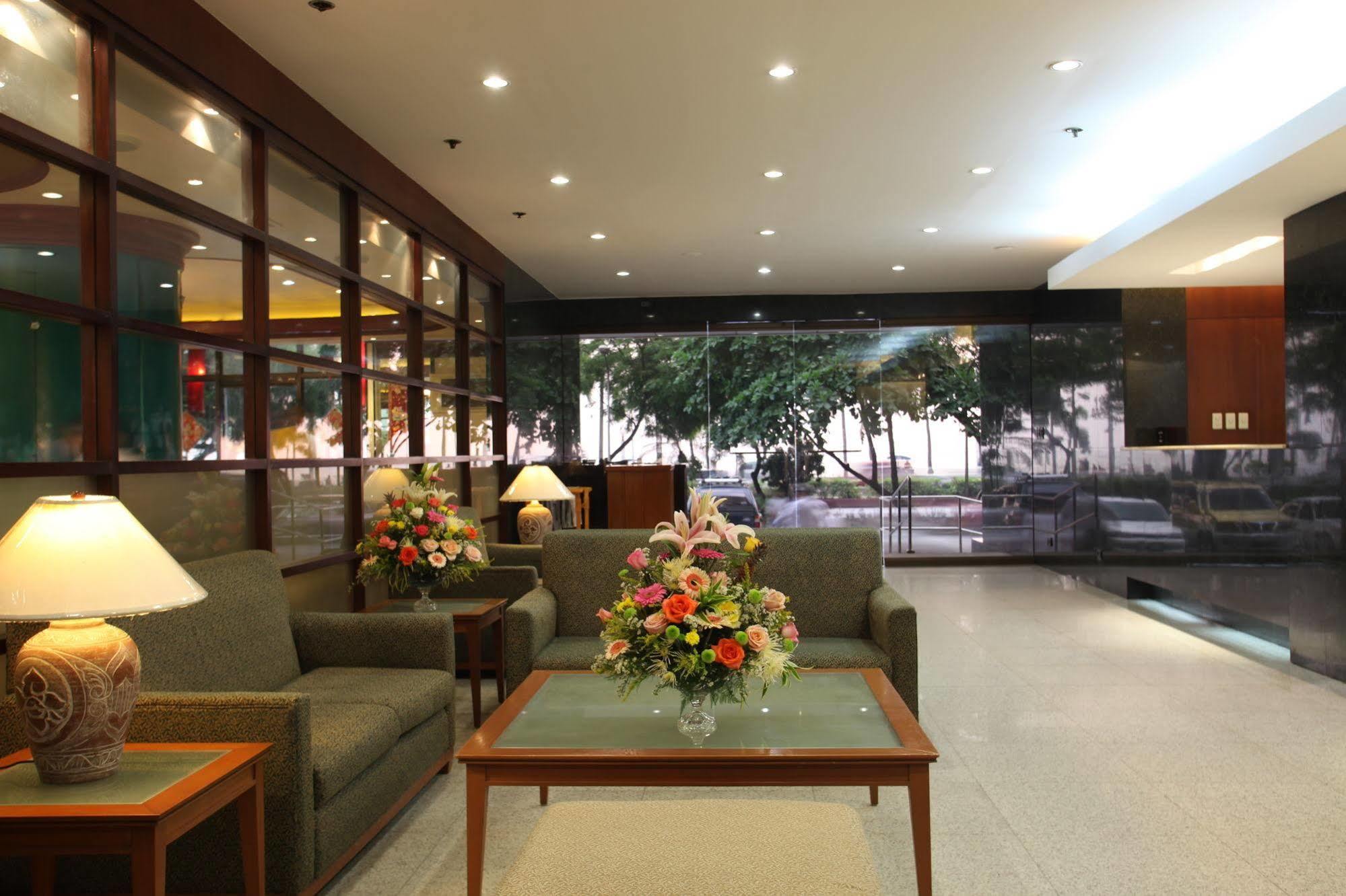 Sunny Bay Suites Manila Bagian luar foto