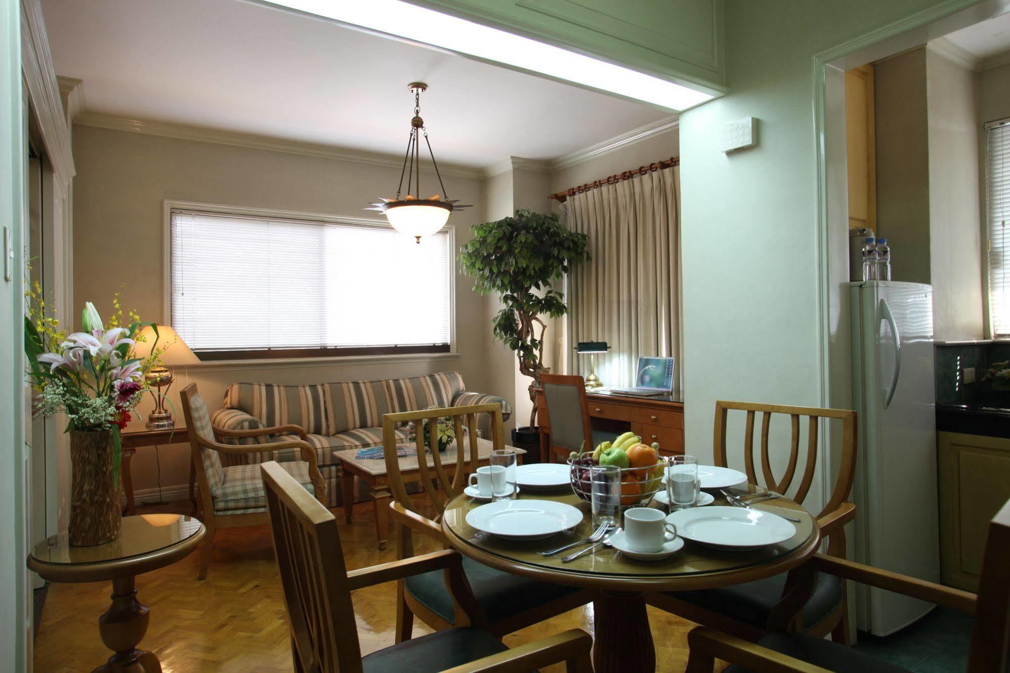 Sunny Bay Suites Manila Bagian luar foto