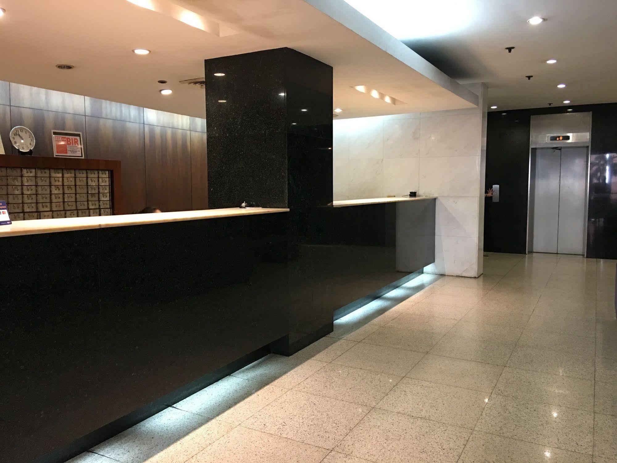 Sunny Bay Suites Manila Bagian luar foto